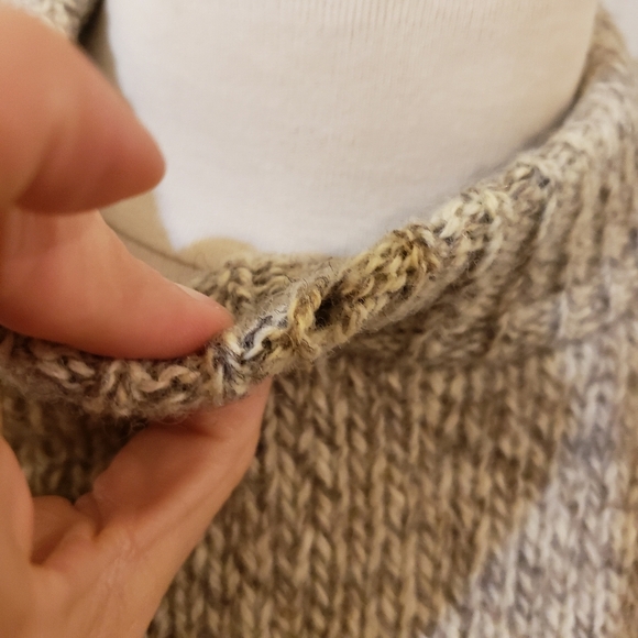 Eddie Bauer Vintage Men's Heathered Tan Sweater Size MED - Picture 4 of 7